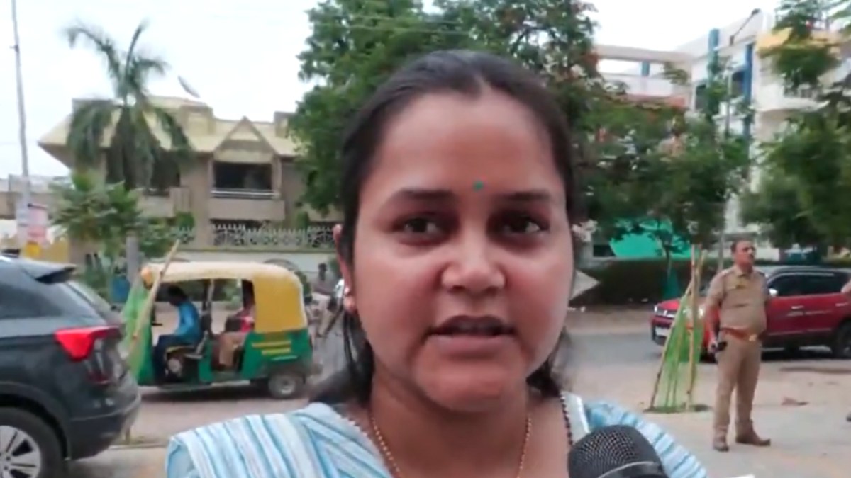 पीएम मोदी से मुलाकात के बाद शुभम द्विवेदी की पत्नी एशान्या बोलीं- वह बहुत दुखी थे…