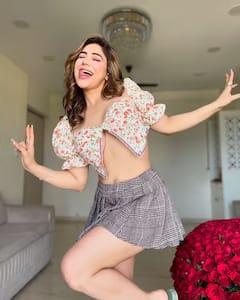 अभिनेत्रीसोबत दिग्दर्शकाचं घाणेरडं कृत्य, म्हणाला, 'तुझे अंडरगारमेंट्स काढून माझ्या हातात...'