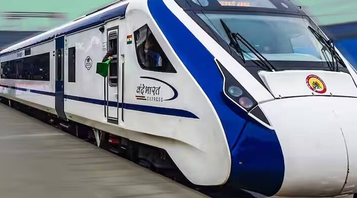 Railway Bad Food Compensation: ભારતીય રેલવે દ્વારા દરરોજ કરોડો મુસાફરો ટ્રેનમાં મુસાફરી કરે છે. આ મુસાફરો માટે રેલવે દ્વારા દરરોજ હજારો ટ્રેનો પણ ચલાવવામાં આવે છે. ટ્રેન મુસાફરી ખૂબ જ અનુકૂળ અને આરામદાયક છે.