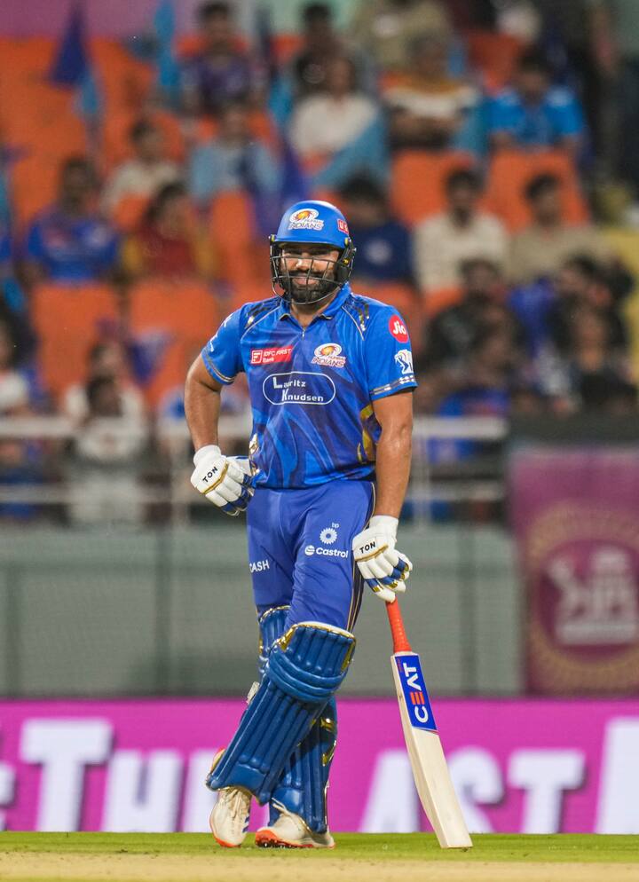 इंडियन प्रीमियर लीगच्या इतिहासात असे करणारा तो पहिला भारतीय खेळाडू ठरला आहे.