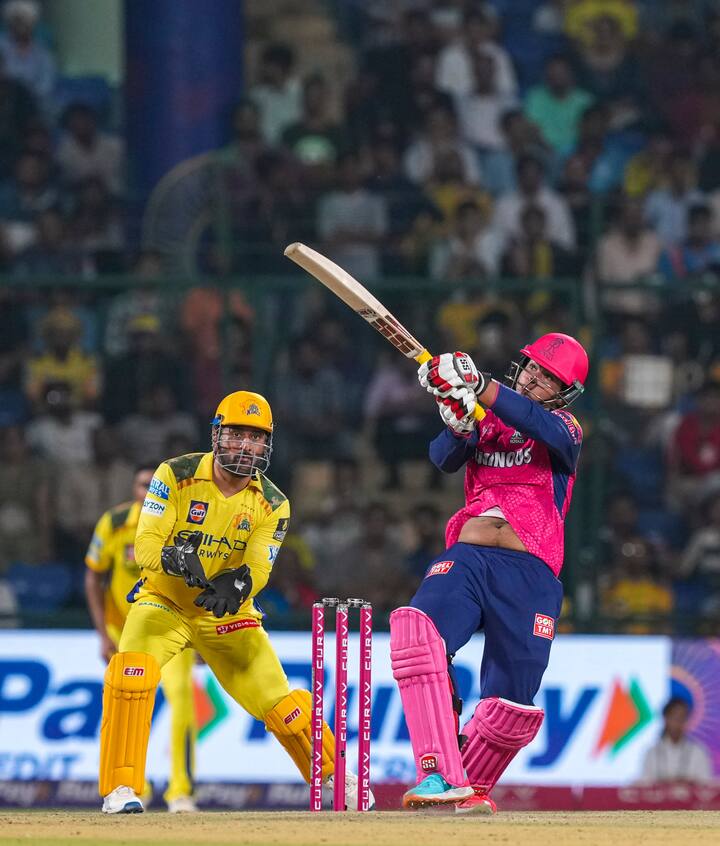 वैभव ने इस साल आईपीएल में शानदार प्रदर्शन किया. राजस्थान रॉयल्स ने उन्हें 1.10 करोड़ रुपये में खरीदा था. उन्होंने इस सीजन में सिर्फ 35 गेंदों में शतक ठोककर खूब सुर्खियां बटोरी थीं.