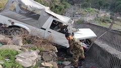 Eight Policemen Injured As Police Gypsy Overturns In Uri, Baramulla