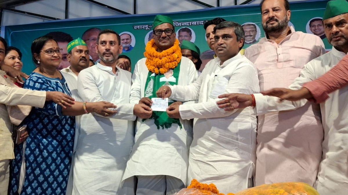चुनाव से पहले BJP को झटका, इस कद्दावर नेता ने RJD का थाना दामन, चेतन आनंद की बढ़ी चुनौती