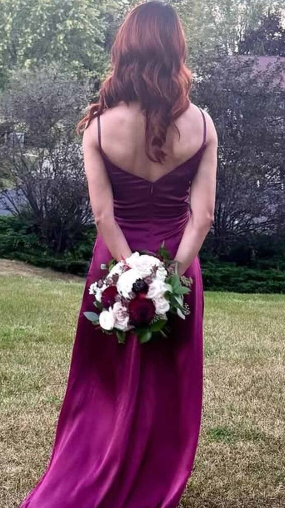 पढ़ाई के लिए नहीं थे पैसे,कर्ज में डूबी थी जिंदगी,आज है ओटीटी की  सबसे महंगी एक्ट्रेस