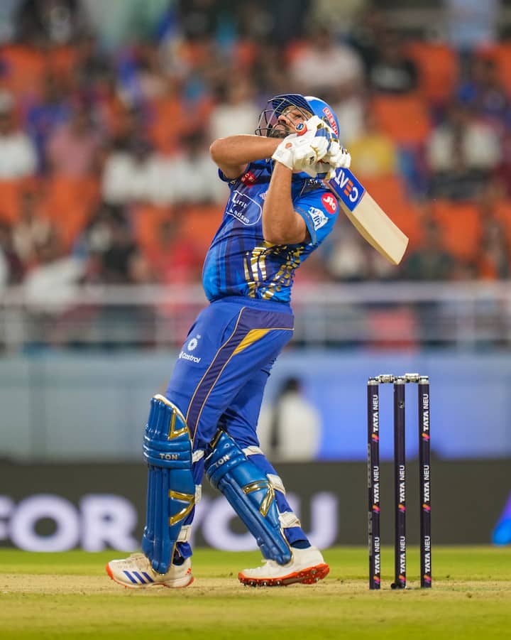 रोहित ने गुजरात के खिलाफ 50 गेंदों में 81 रनों की पारी खेली. रोहित का ये आईपीएल करियर का 47वां अर्धशतक था. इस पारी में रोहित ने 9 चौके और 4 छक्के लगाए. रोहित ने इस मैच में आईपीएल में 7000 रन पूरे किए.