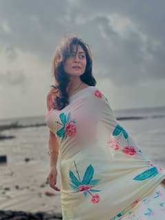 Falaq Naaz Is A Vision In White Floral Saree By The Sea, See Photos