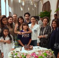 शाहरुख खान के बिना अबराम ने बहन सुहाना और मां गौरी संग सेलिब्रेट किया 12वां बर्थडे, काटा चॉकलेट केक, सामने आई Inside तस्वीरें