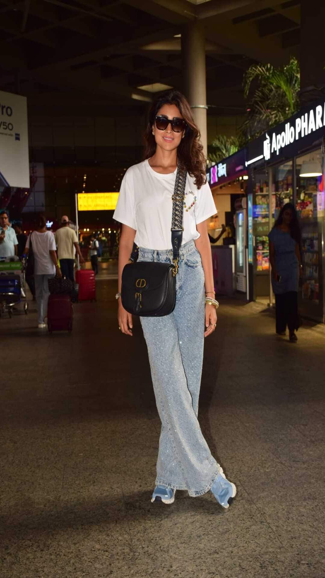 Shriya Saran’s Airport Look Is Effortlessly Chic, Check Out