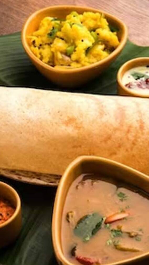 स्ट्रीट फूड का लेना है मजा, तो नोएडा की इन जगहों पर जरूर जाएं