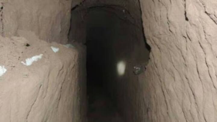 2019 मध्ये झालेल्या पुलवामा हल्ल्यात भारताचे 40 जवान शहीद झाले होते. तसचे 2016 साली दहशतवाद्यांनी नागरोटा येथील भारतीय सैन्याच्या छावणीवर हल्ला केला होता. त्यावेळी दहशतवादी जमिनीखालील बोगद्यांमधून भारतात शिरले होते.