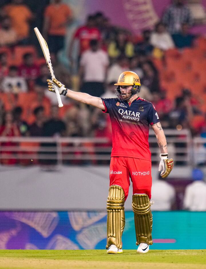 साल्ट ने सिर्फ 27 गेंदों में 56 रनों की तूफानी पारी खेली. इस पारी में साल्ट का स्ट्राइक रेट 200 से ऊपर का रहा. इस पारी में साल्ट ने 6 चौके और तीन छक्के लगाए. साल्ट ने सिर्फ 23 गेंदों में अर्धशतक पूरा किया. यह उनके आईपीएल करियर की सबसे तेज फिफ्टी है.