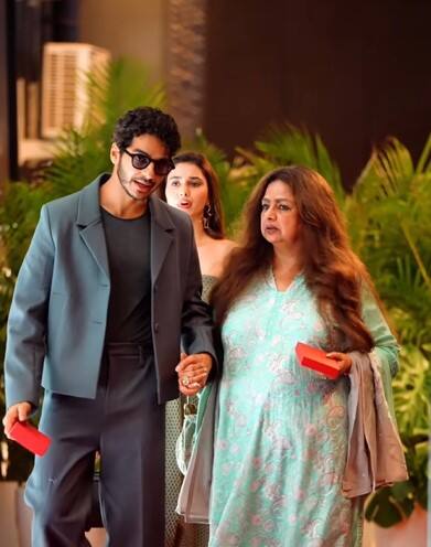 આ કાર્યક્રમમાં મીરાની સાચી સાસુ એટલે કે શાહિદ કપૂરની માતા નીલિમા પણ જોવા મળી હતી. તે તેના દીકરા ઈશાન સાથે આવી હતી.