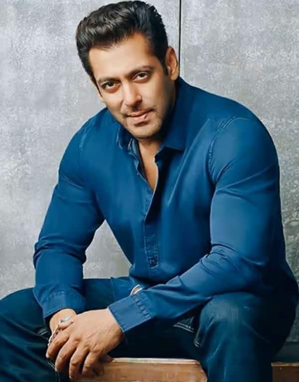 Salman Khan - Salman Khan's name is also in the list. Those who have left smoking now. But there was a time when he had this bad addiction.