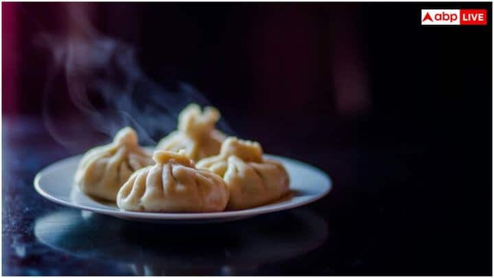 મોમોઝ સાથે પીરસવામાં આવતી મસાલેદાર લાલ ચટણી નબળી ગુણવત્તાવાળા મરચાંમાંથી બનાવવામાં આવે છે. આ ચટણીથી પાઈલ્સ અને ગેસ્ટ્રાઇટિસનું જોખમ વધે છે. આ ચટણી વધુ પડતી ખાવાથી પેટ અને આંતરડામાં બળતરા, સોજો અને રક્તસ્ત્રાવ પણ થઈ શકે છે.