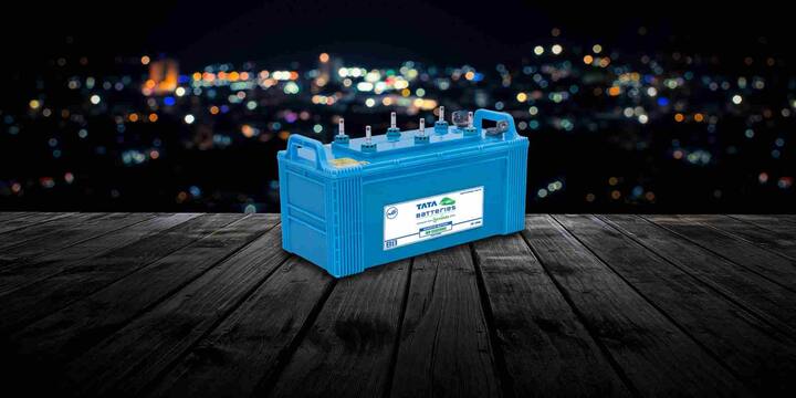 इन्वर्टर की वायरिंग समय-समय पर जांचते रहना चाहिए. अगर वायर ढीली हो या कमज़ोर क्वालिटी की हो, तो शॉर्ट सर्किट और आग लगने का खतरा बना रहता है. हमेशा अच्छी क्वालिटी की वायरिंग इस्तेमाल करें और कनेक्शन मज़बूत हों इसका ध्यान रखें. इसके अलावा, इन्वर्टर की क्षमता से अधिक लोड न दें. जितना बैकअप बैटरी दे सकती है, उतना ही इस्तेमाल करें, वरना इन्वर्टर ओवरलोड होकर खराब हो सकता है और गंभीर हादसा हो सकता है.