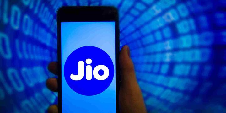 अगर आप भी इन तीनों में से किसी एक का प्रीपेड सिम इस्तेमाल करते हैं और 5G सर्विस का लाभ उठाना चाहते हैं तो यह जानकारी आपके बहुत काम की हो सकती है. आइए जानते हैं कि किस कंपनी का 5G रिचार्ज सबसे सस्ता है और क्या-क्या फायदे मिल रहे हैं.