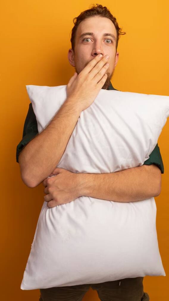 बिना तकिया लगाए सोने से क्या होता है फायदा