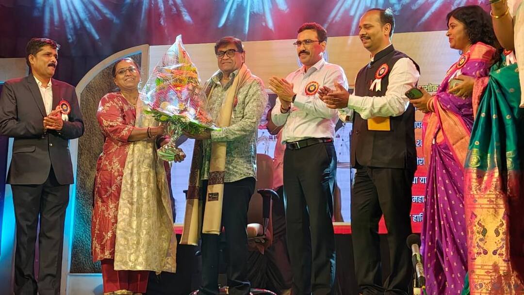 आंतरविभागीय खात्यांतर्गत 53 व्या नाट्य स्पर्धेचा पारितोषिक वितरण समारंभ संपन्न; 'कायप्पाचा पाडा' ठरले सर्वोत्कृष्ट नाटक The award ceremony of the 53rd Inter Departmental Drama Competition concluded Kayappacha Pada was declared the best play आंतरविभागीय खात्यांतर्गत 53 व्या नाट्य स्पर्धेचा पारितोषिक वितरण समारंभ संपन्न; 'कायप्पाचा पाडा' ठरले सर्वोत्कृष्ट नाटक