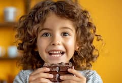 बच्चों का तेजी से बढ़ रहा है वजन, कहीं हर रोज तो नहीं खा रहे ये चीजें