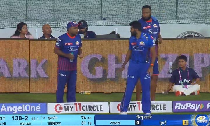 जसप्रीत बुमराह आणि महेला जयवर्धनेचे यादरम्यानचे फोटो आणि व्हिडीओही सध्या व्हायरल होत आहे. (IPL 2025)