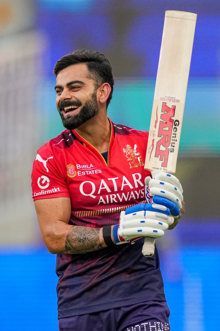 कोहली ने इस साल अब तक आरसीबी के लिए 14 मैच खेले हैं. इस दौरान कोहली ने 55.81 की औसत से 614 रन जड़े हैं. कोहली का इस सीजन में 146.53 का स्टाइक रेट रहा है. वहीं कोहली ने इस साल 8 अर्धशतक लगाए हैं.