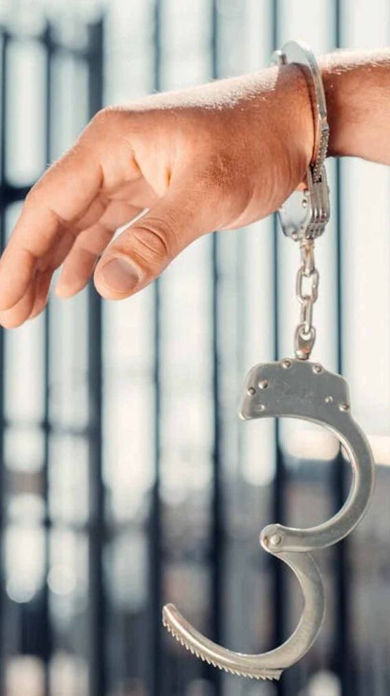 कम से कम कितनी सजा पर छिन जाती है विधायकी