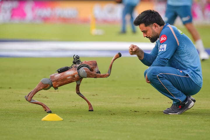 हर महान खिलाड़ी को चढ़ाव का अनुभव होता है, और रशीद के लिए, यह आईपीएल सीजन बस एक मोटा पैच हो सकता है।