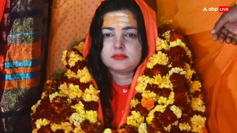 Mamta Kulkarni breaks silence on Mahamandaleshwar controversy know what she said 'ये सब भगवान के हाथ में था', ममता कुलकर्णी ने पहली बार महामंडलेश्वर विवाद पर तोड़ी चुप्पी