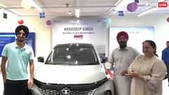 पंजाब किंग्स के इस धाकड़ बॉलर ने मां को गिफ्ट की Tata की यह कार, जानिए क्या है कीमत?
