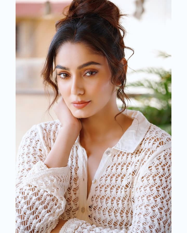 बिग बॉस ओटीटी 3 विनर सना मकबूल इन दिनों ब्रेकअप के दर्द से जूझ रही हैं. हाल ही में एक्ट्रेस ने ब्रेकअप पर खुलकर बात की है.