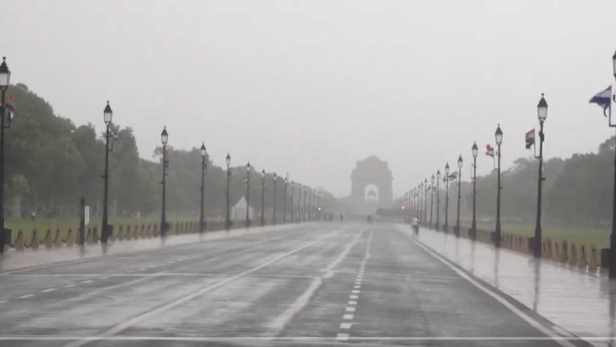 दिल्ली NCR में फिर बदला मौसम, तेज हवाओं के बाद भारी बारिश ने गर्मी से दिलाई राहत