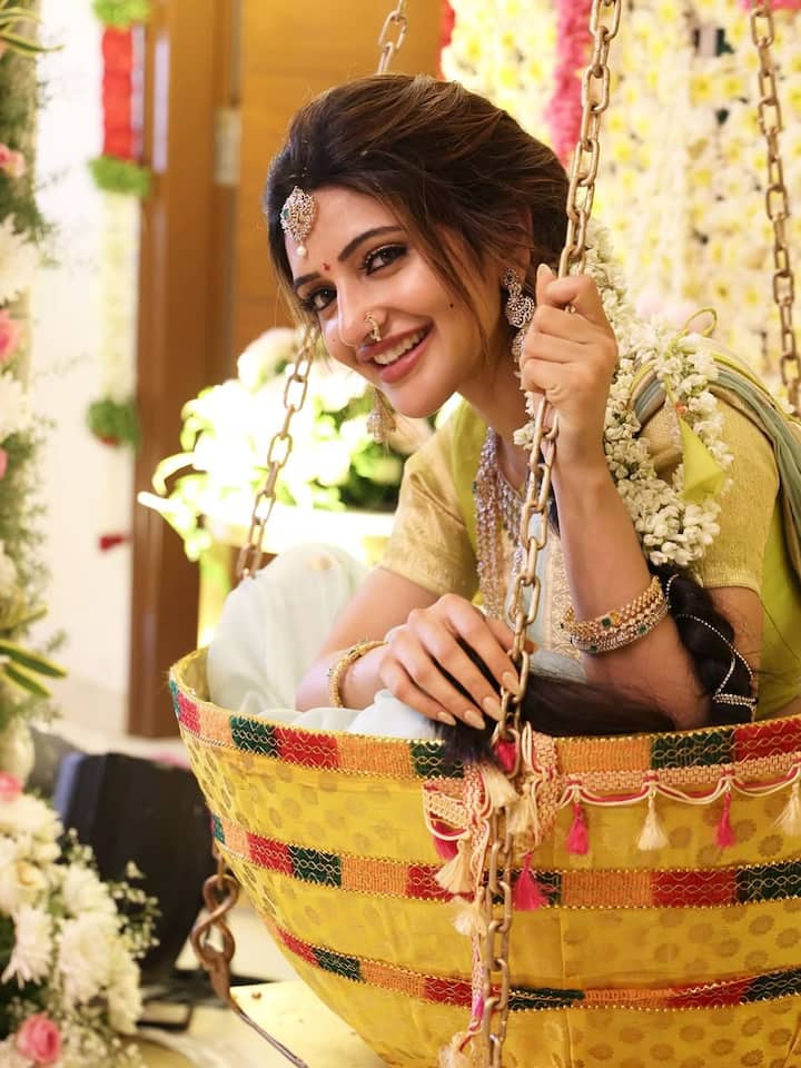 Confused fans flooded her Instagram with comments like, “Is she getting married?”