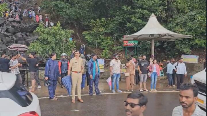 5 वाजता धबधबा परिसरात असलेल्या पर्यटकांना खाली उतरवण्यात येणार आहे आणि नवीन पर्यटकांना वर जाण्याची परवानगी दिली जाणार नाही.