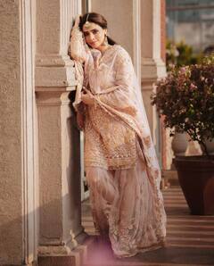 Eid Ul Adha 2025: बकरीद के लिए परफेक्ट है आमना शरीफ के ये शरारा लुक्स, आप भी कर सकती हैं स्टाइल