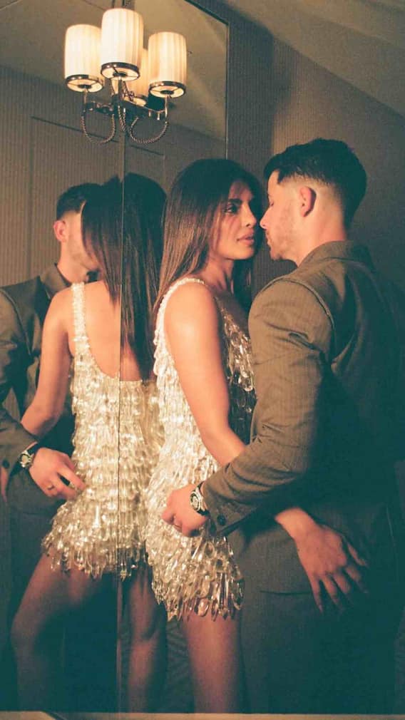 హాట్ హాట్ ప్రియాంక విత్ జోనాస్ - ఈ ఫొటోస్ నెక్ట్స్ లెవెల్!