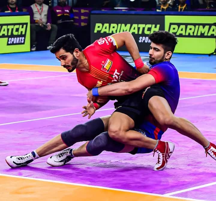 डिफेंडर योगेश दहिया जिन्होंने पिछले साल शानदार प्रदर्शन किया. उन्हें इस सीजन के लिए बेंगलुरु बुल्स ने 1.125 करोड़ रुपए में खरीदा. यूपी योद्धाज ने रेडर गुमान सिंह को 1.073 करोड़ रुपये में अपनी टीम में शामिल किया.