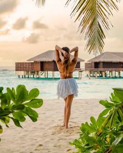 Nidhi Tapadia Photo: બીચ લુકમાં નીધિ તાપડિયાએ વધાર્યુ સોશિયલ મીડિયાનું તાપમાન