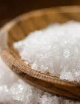 ਲੂਣ ਨਾਲ ਕਿਵੇਂ ਸਾਫ ਕਰ ਸਕਦੇ ਕੱਪੜੇ ਅਤੇ ਭਾਂਡੇ?