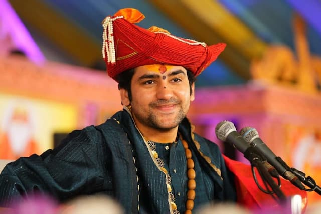 धीरेंद्र शास्त्री ने मुस्लिमों की बकरीद पर की निंदा, बोले - 'ये त्योहर है किसी की बलि देना?....' 2 Bageshwar Dham Baba Dhirendra Krishna Shastri
