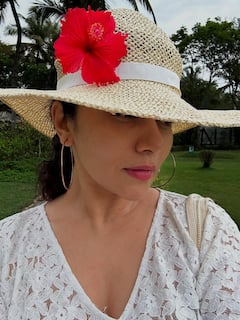 Amruta Khanvilkar : नार नटखट नटखट, अवखळ तोऱ्ह्याची; तरणी ताठी नखऱ्याची; अमृता खानविलकरचा अनोखा अंदाज