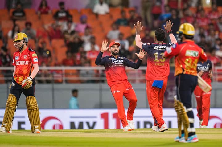 BCCI has made special preparations for final match will be played even if it rains ipl 2025 final ahmedabad narendra modi stadium 19 आईपीएल 2025 का फाइनल 3 जून को अहमदाबाद के नरेंद्र मोदी स्टेडियम में खेला जाना है. इस मैच को लेकर बीसीसीआई ने खास तैयारी की है. इस मैच में अगर बारिश होती, तो भी मैच पूरा खेला जाएगा. यहां जानिए कैसे?