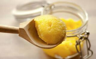 ਘਿਓ ਨਾਲ ਕਦੇ ਵੀ ਨਾ ਖਾਓ ਇਹ 5 ਚੀਜ਼ਾਂ, ਸਿਹਤ ਨੂੰ ਹੋਵੇਗਾ ਬਹੁਤ ਵੱਡਾ ਨੁਕਸਾਨ, ਕਿਤੇ ਤੁਸੀਂ ਵੀ ਤਾਂ ਨਹੀਂ...