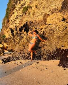 Sumona Chakravarti Photo: કપિલ શર્માની હિરોઈને બિકીનીમાં વધાર્યું સોશિયલ મીડિયાનું તાપમાન