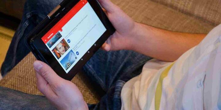 YouTube Shorts में Google Lens का यह नया फीचर यूज़र्स को वीडियो देखने के साथ-साथ जानकारी हासिल करने का एक स्मार्ट तरीका देता है. अब आप जो देख रहे हैं, उसके बारे में जानना पहले से कहीं ज्यादा आसान हो गया है, वह भी बस एक टैप में.