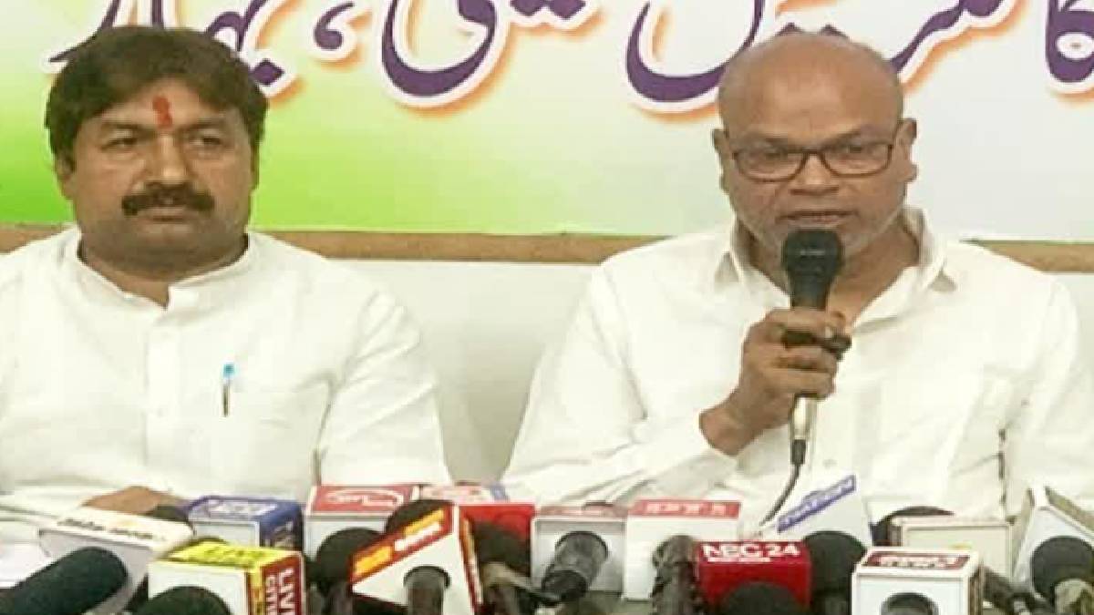 Bihar Congress: ‘4 घंटे तक एम्बुलेंस में पड़ी रही बच्ची…’, PMCH में मुजफ्फरपुर रेप पीड़िता की मौत के बाद सरकार पर बरसी कांग्रेस