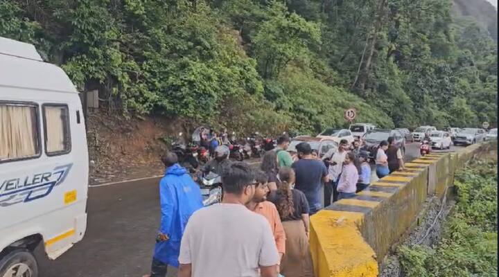 सर्व स्टॉलही 5 वाजता बंद ठेवण्याच्या सूचना दिल्या आहेत.