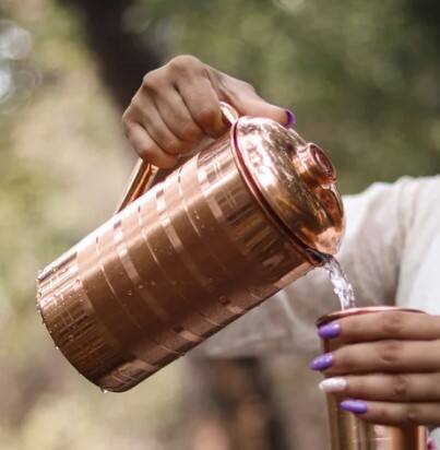 ਇਸ ਬਰਤਨ 'ਚ ਰੱਖਿਆ ਪਾਣੀ ਇੰਨਾ ਚਮਤਕਾਰੀ, ਕਈ ਰੋਗਾਂ ਨੂੰ ਬਿਨ੍ਹਾਂ ਦਵਾਈ ਤੋਂ ਕਰ ਸਕਦਾ ਠੀਕ, ਜ਼ਹਿਰੀਲੇ ਤੱਤਾਂ ਨੂੰ ਕੱਢਦਾ ਬਾਹਰ