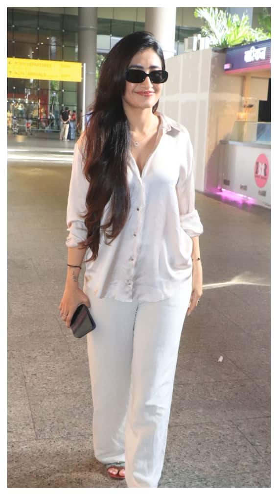 गर्मियों के लिए परफेक्ट है धनश्री का ये एयरपोर्ट लुक