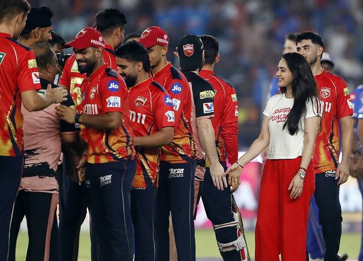 आयपीएल 2025 च्या क्वालिफायर-2 मध्ये पंजाब किंग्जने मुंबई इंडियन्सचा रोमांचक सामना जिंकून अंतिम फेरीत प्रवेश केला.