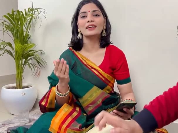 उनके फेसबुक पर 4.2 मिलियन फॉलोअर्स हैं. वहीं X पर उनके साढ़े चार लाख से ज्यादा फॉलोअर्स हैं.